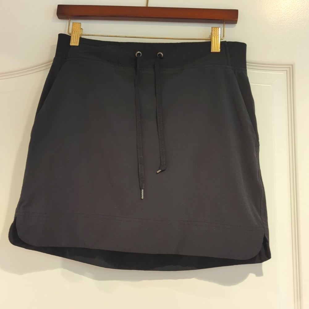 Athelta size 6 skort